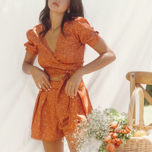 Chic High Waist Orange Shorts for Women - Picture 1 of 5